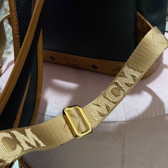 Authentic MCM small backpack - Picture 5 of 8